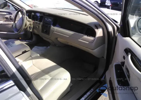 2008 Lincoln Town Car Signature L from USA, damaged, VIN 2LNHM85W78X634112